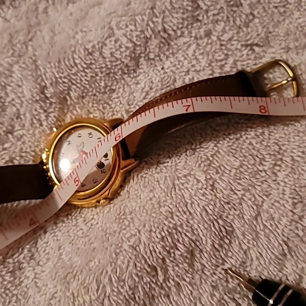 Vintage Lorus by Seiko Mickey Mouse Marching Musical Watch Women Gold‎ Tone V421